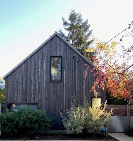 Modern Urban Barn Guesthouse