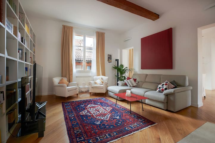 City center luxury apartment gallery image 2