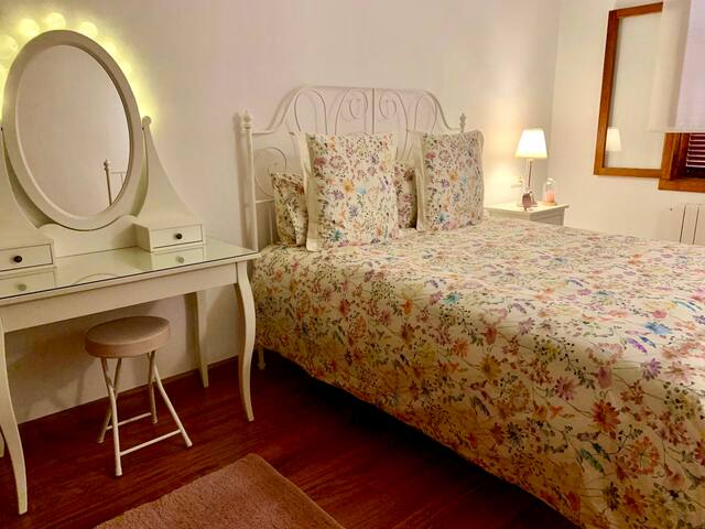 Villa with pool and sea views gallery image 5