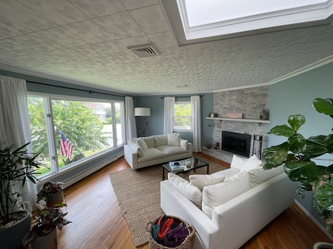Top performing Airbnb: Cozy 2 bedroom in Ditch Plains - walk to the beach in Montauk