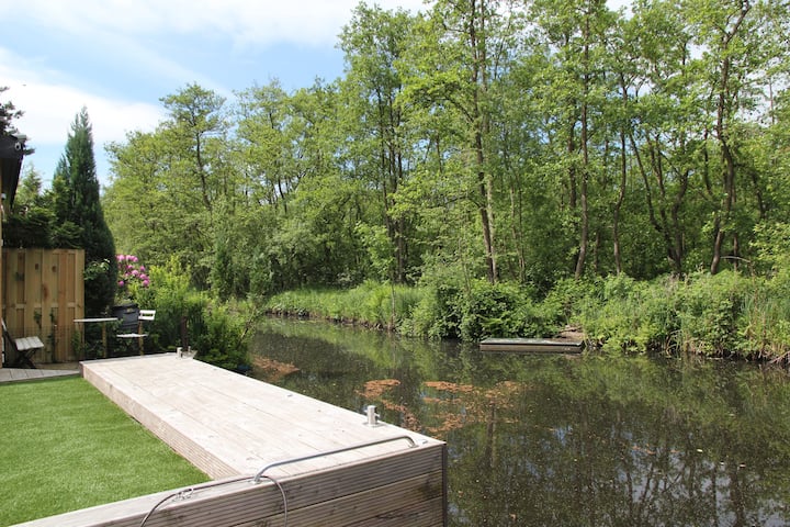 Bohemian : Island, boat, supboards and pool