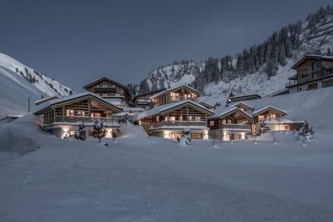 Chalet with Sauna and Hotel Service 2-5 persons