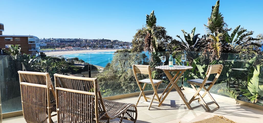 Sweeping Ocean Views – Bondi Beach 2 bed + parking