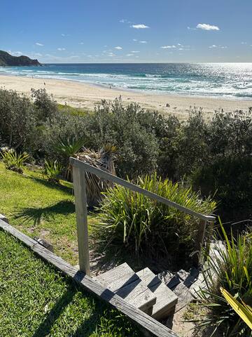 Azure on the Beach 2, Top 10 beachfront house gallery image 3