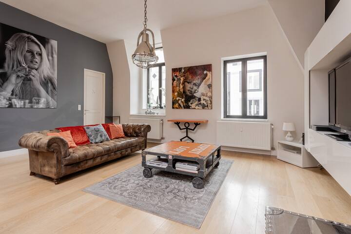 Brussels – Ave Louise 4 bed Penthouse w Terrace gallery image 2