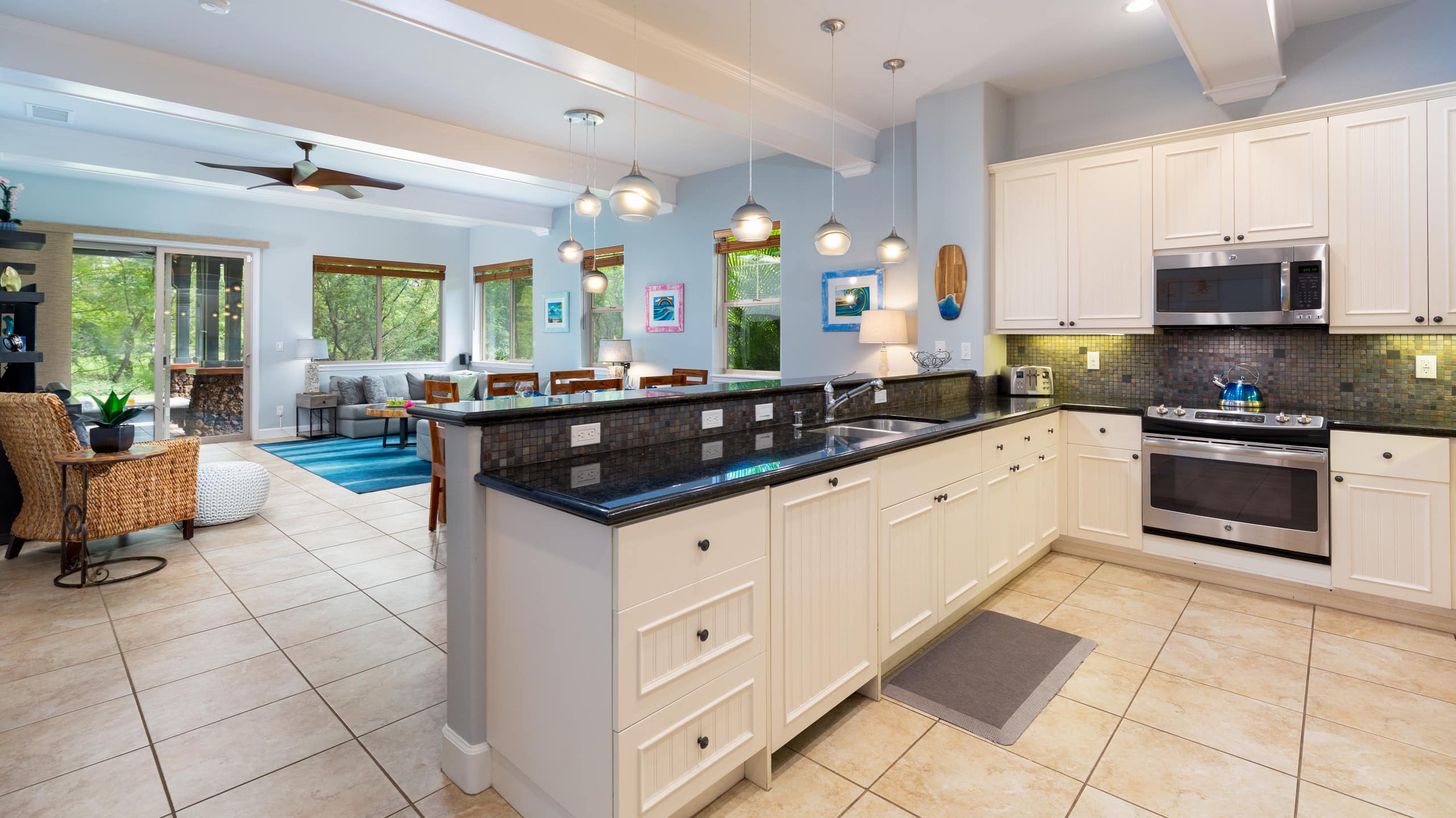 Townhouse in Waimea · ★4.84 · 3 bedrooms · 5 beds · 2.5 baths - Image 4