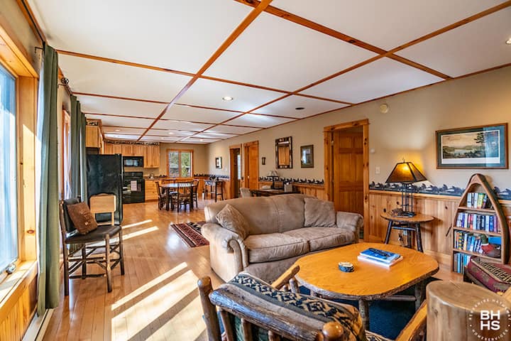 Seneca Loj 2025-str-0299 - Lake Placid, NY