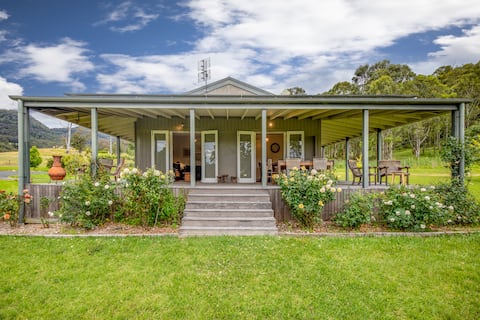Popular Airbnb listing: Justine's on Jarrett's,Kangaroo Valley in Kangaroo Valley