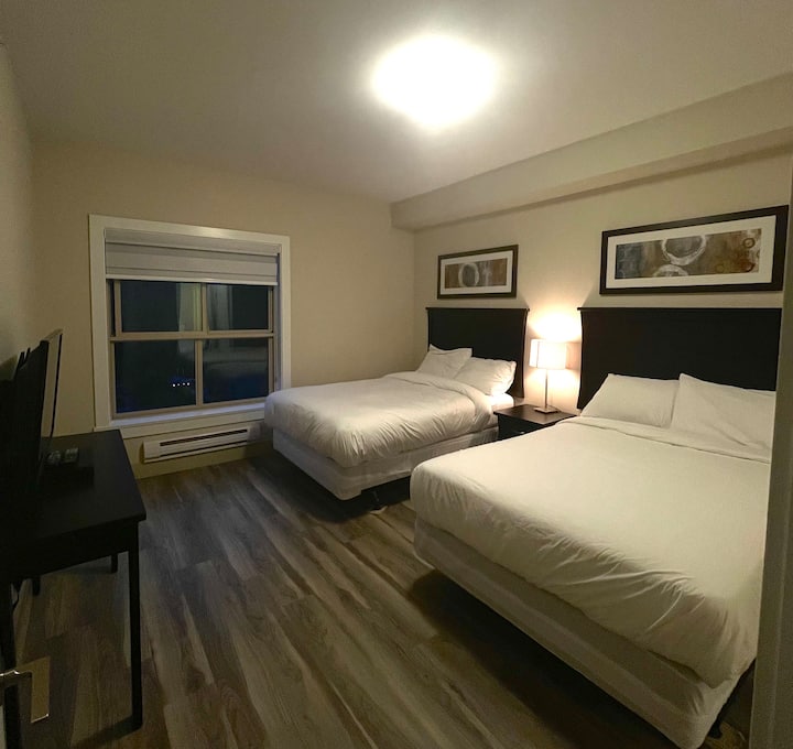 3 Bedroom Grand Suite with Mountain View