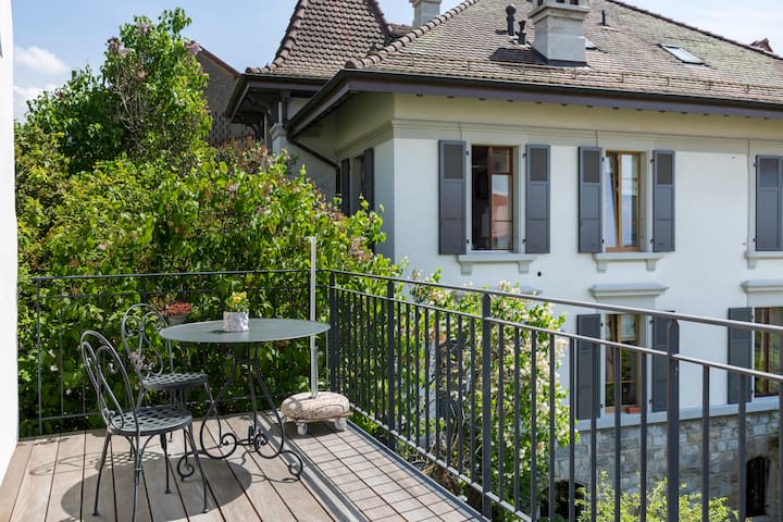 Perle de Lavaux with outstanding Lake Léman views