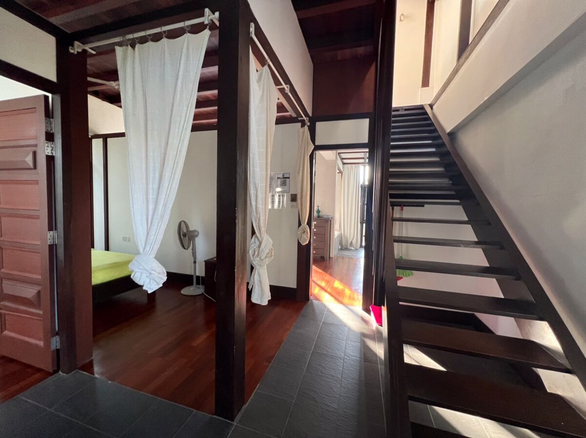 Gaze: Entire Modern Tropical Seaview Villa - Villas for Rent