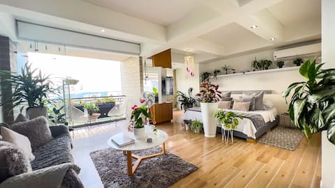 Unique place: Quiet, comfortable and close to everything.