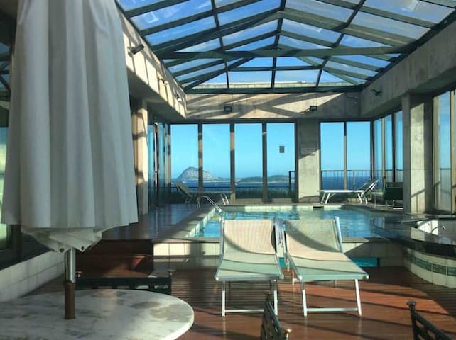 Apart Hotel Ipanema varanda 2 suítes garagem praia