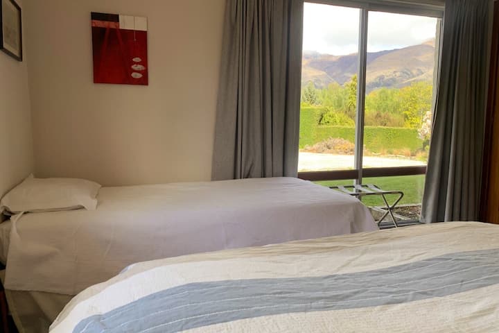 Camera 2 - letto matrimoniale + letto singolo