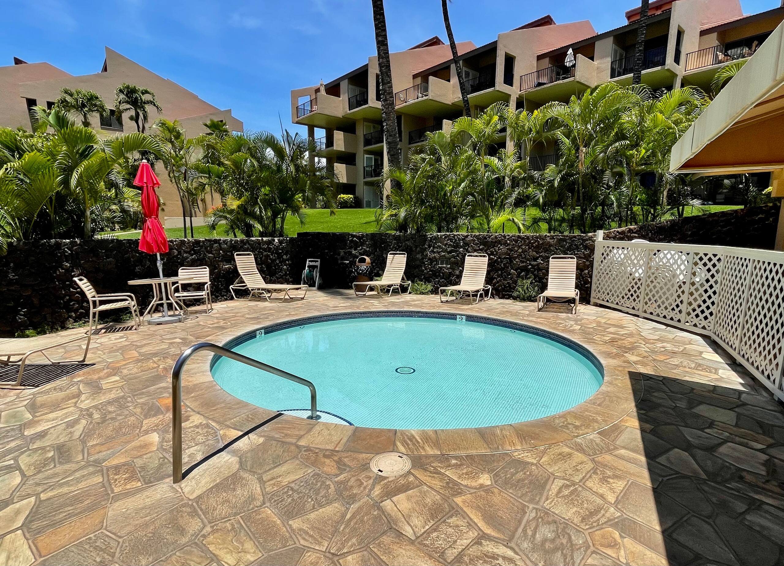 Condo in Kihei · ★4.9 · 1 bedroom · 1 bed · 2 private baths - Image 12