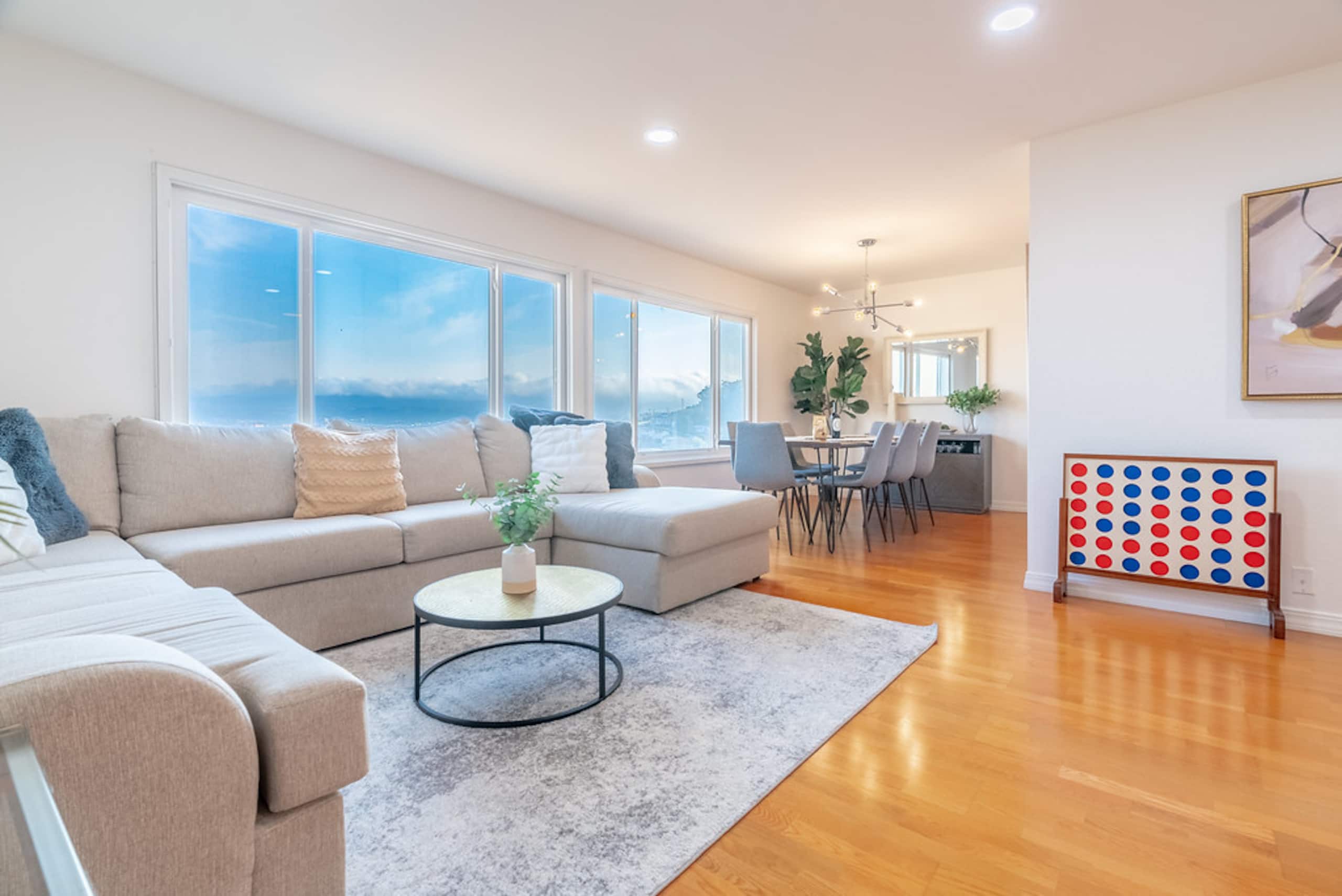 Home in South San Francisco · ★4.9 · 4 bedrooms · 5 beds · 2 private baths - Image 5