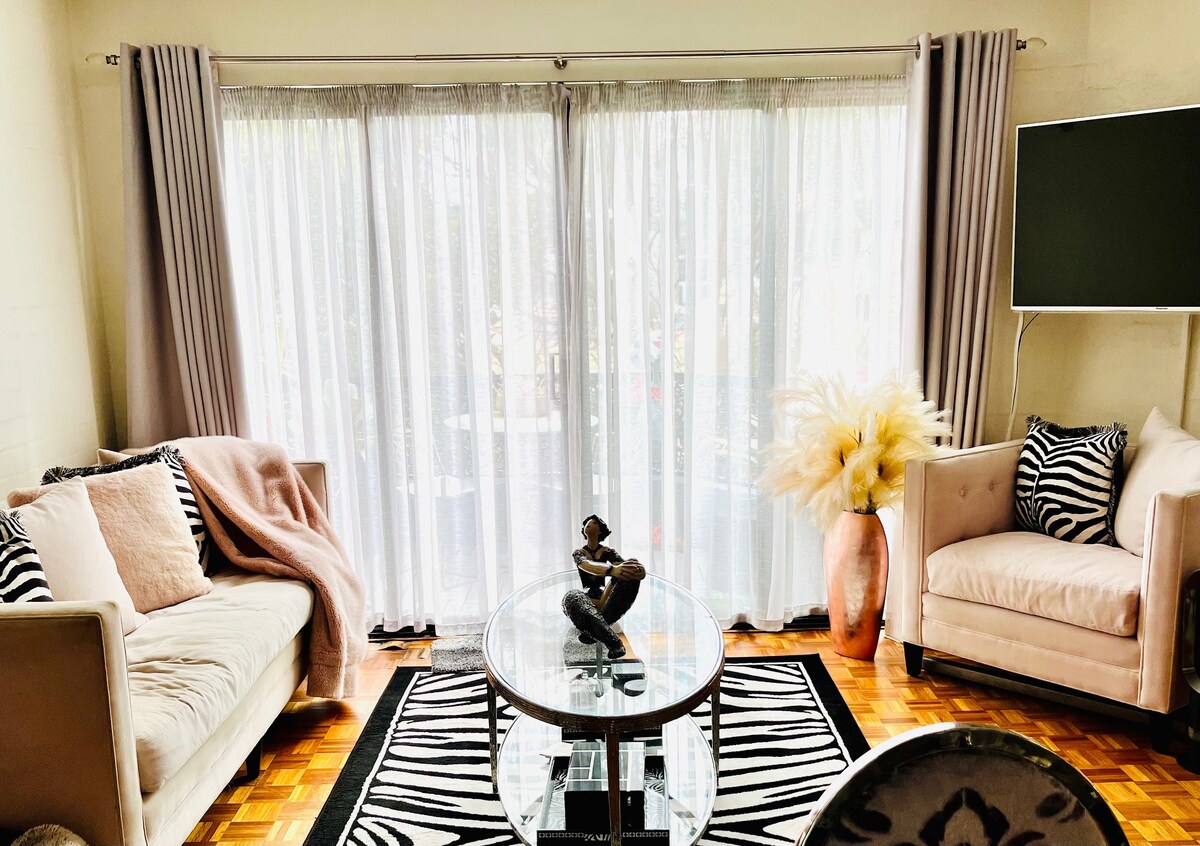 Espacio habitable luminoso con mucha luz natural 