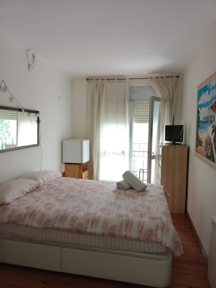 Private room 1 near Bcn