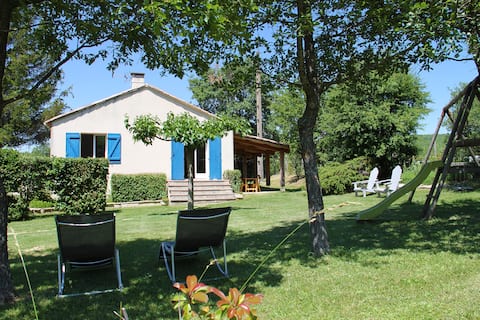Quiet Provencal house with pool