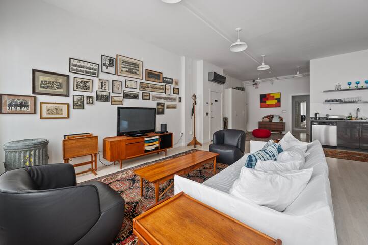 Light in Soho gallery image 2