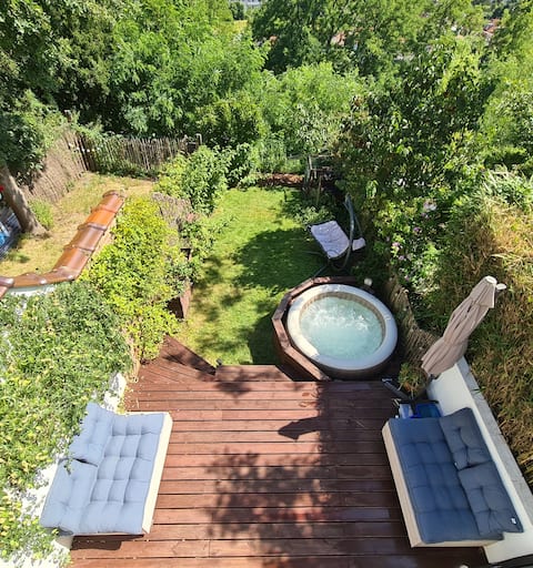 House in Brussels – Garden, BBQ, Jacuzzi, Cinema