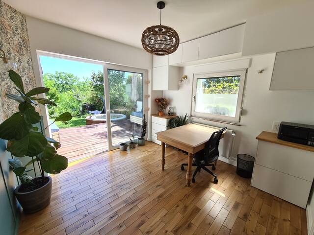 Maison à Bruxelles – Jardin, BBQ, Jacuzzi, Cinéma gallery image 3