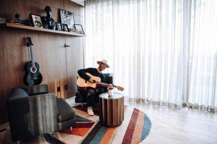 Level South Olive- Sky Suite Three Bedroom gallery image 4