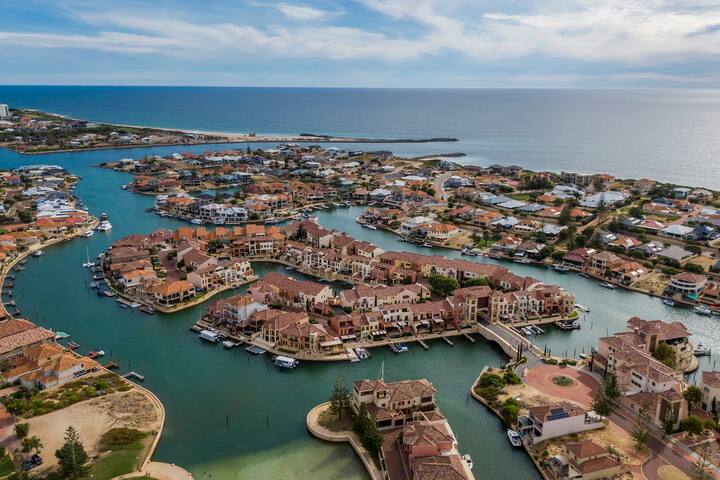 Villa Port Grimaud on Bouvard Island gallery image 2