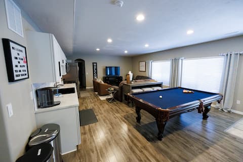 Hot Tub | Pool Table | Mtn. Views - Highland Haven