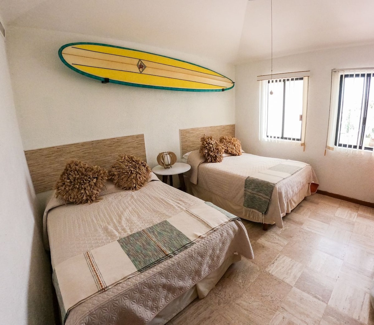 Druhá spálňa  2 manželské postele 
Klimatizácia a stropný ventilátor 