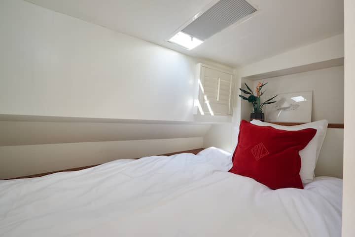 Стая за гости I