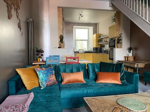 Top Airbnb: Large Cornish 2-bed apartment near Fistral Beach in Newquay