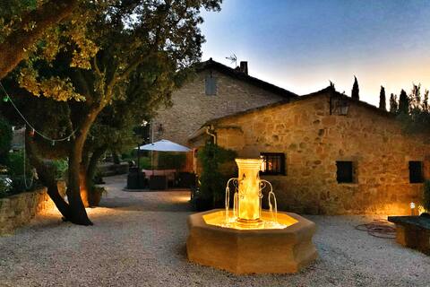 MAS DE Provence from the 17th in the Aix countryside