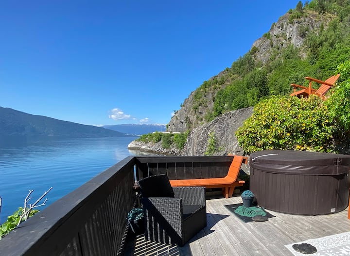 Sognefjordvegen, 6863 Leikanger (EL-car charger)