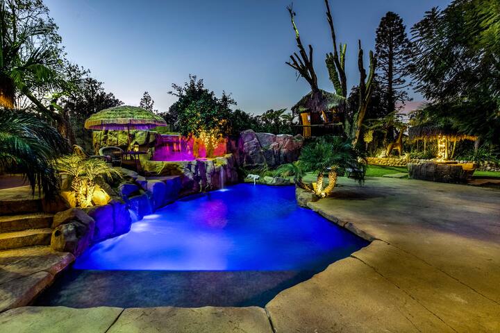The Enchanted Manor-Private Oasis