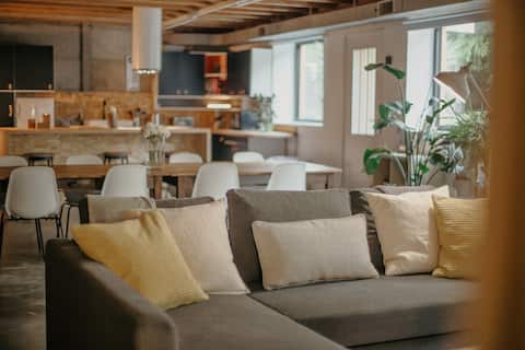Top Airbnb: Spacious Loft with Jacuzzi and Home Theater à Saint Brieuc