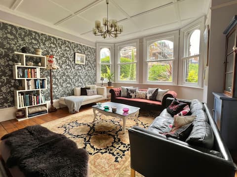 Top performing Airbnb: Luxury coastal spacious family home-garden & patio in Ramsgate