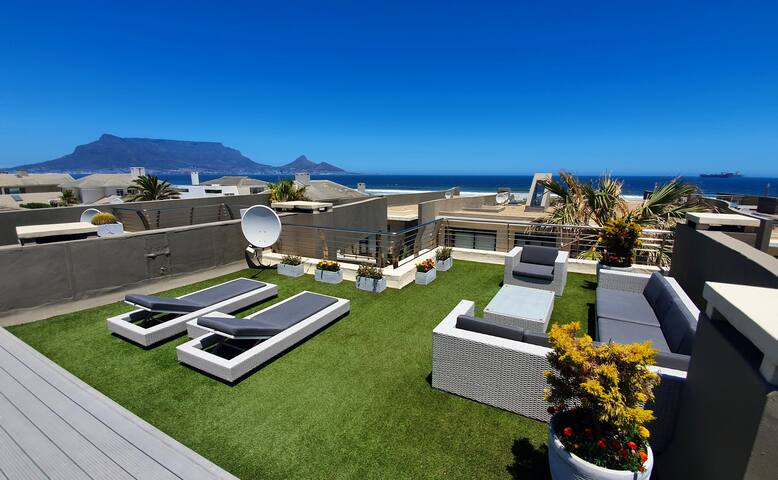 Luxury Beach Villa in Sunset Beach, Cape Town gallery image 2