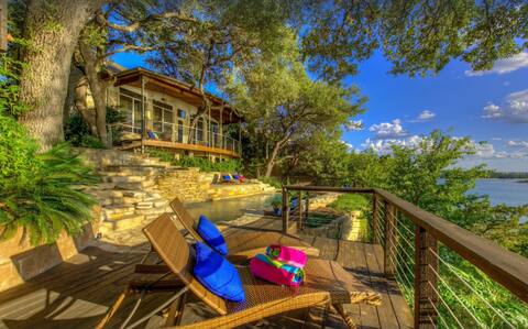 Best Lake Travis sunset! Pizza oven Pool Spa Kayak
