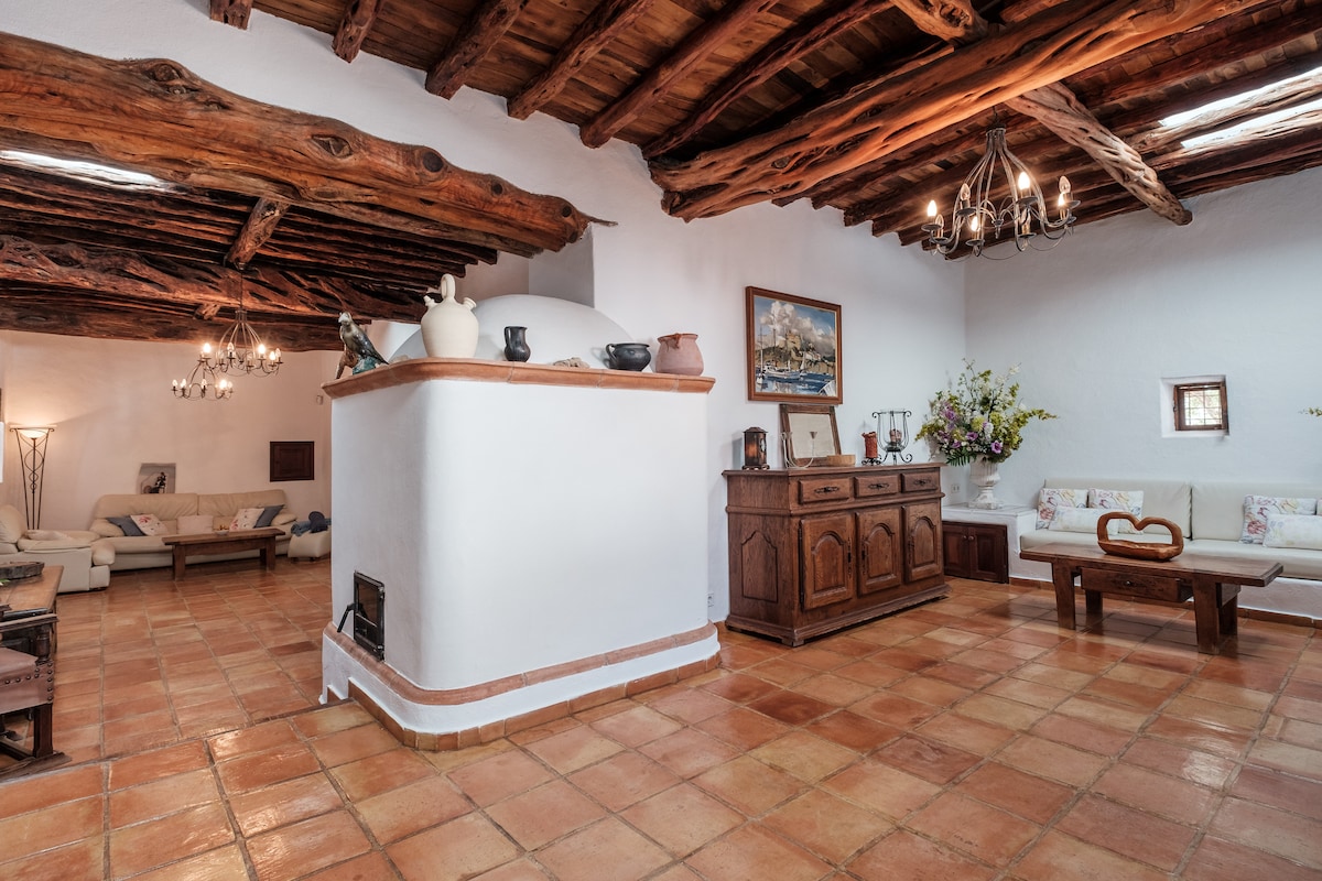 Propiedad de Airbnb exitosa: ET-0507E Luxurious estate for 8 or 10 people en Sant Josep De Sa Talaia