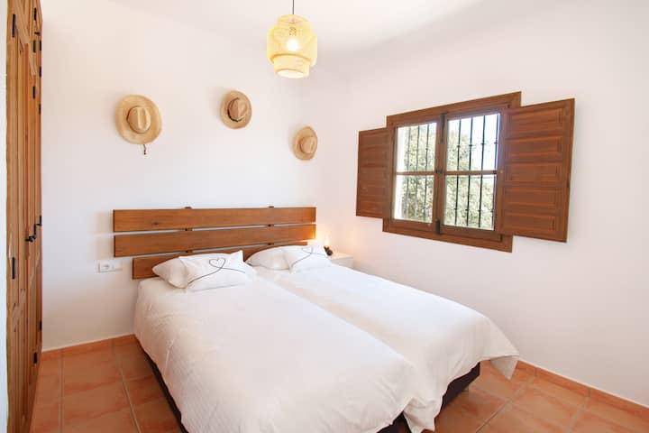 Other room with 2 single bed near the main room.