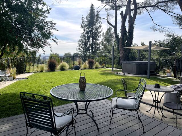 Mid-Century Modern home with Hot Tub and LA views gallery image 5