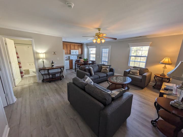 C1A Lakefront Cabin on Lake Norman Tiny houses for Rent in Sherrills