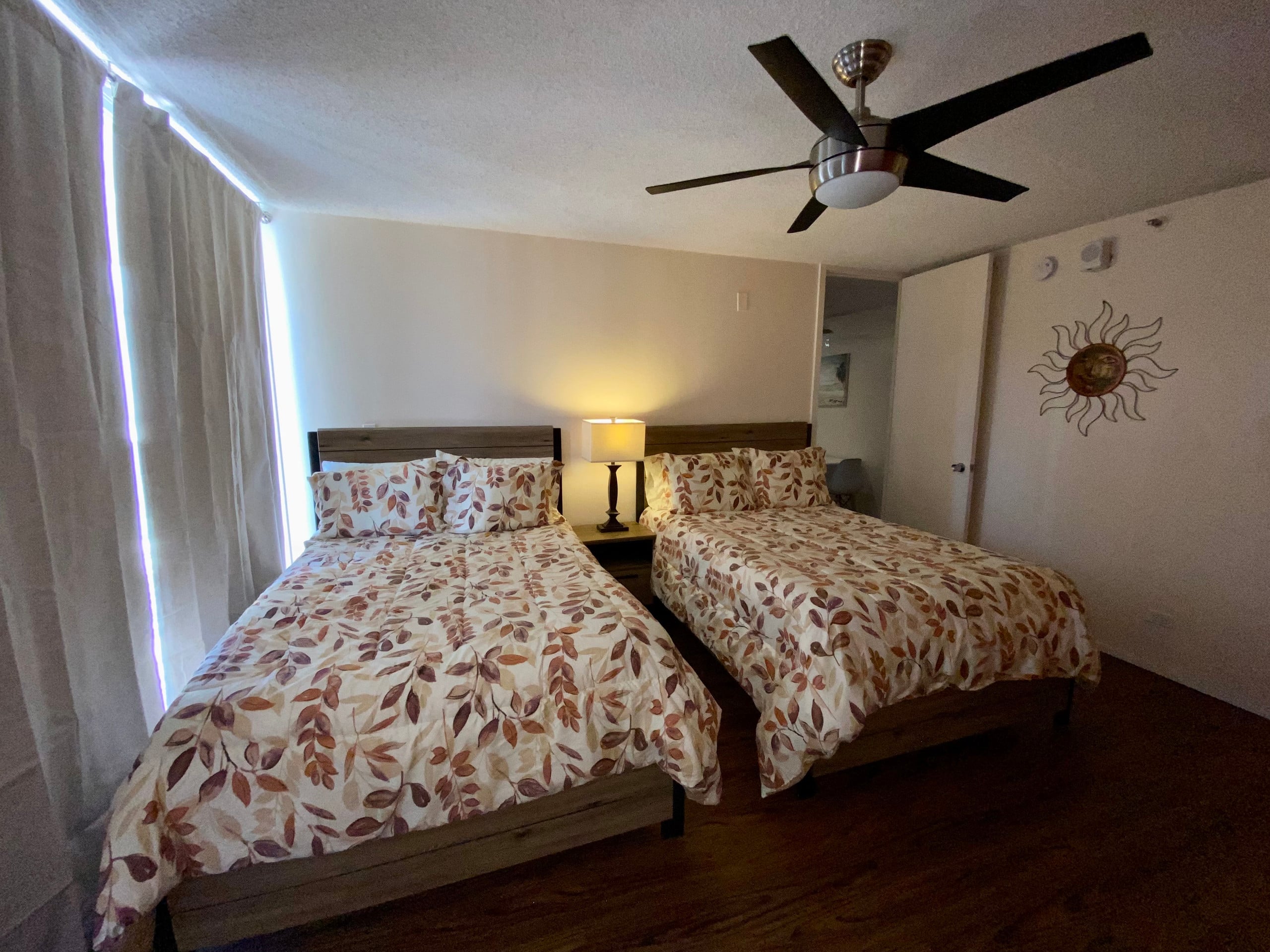 Large One Bedroom Condo w/Parking at Marine Surf - Image 5
