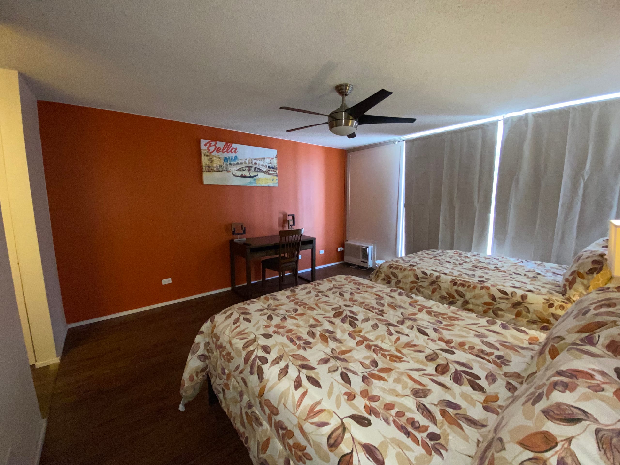 Large One Bedroom Condo w/Parking at Marine Surf - Image 4