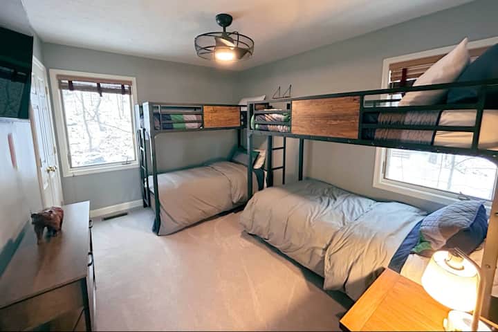 غرفة نوم بطابقين 