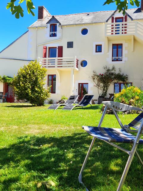 large house/gite 15 people 800m sea