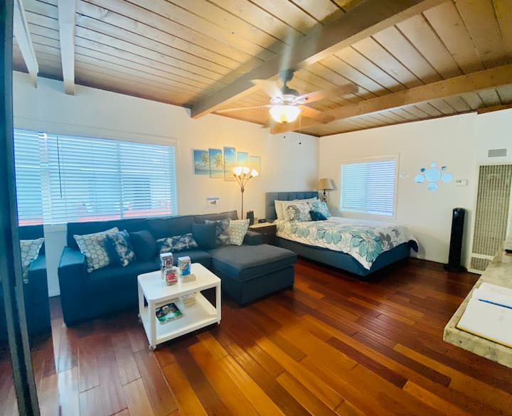 Gorgeous Home Away From Home at Seaside Retreat!!!