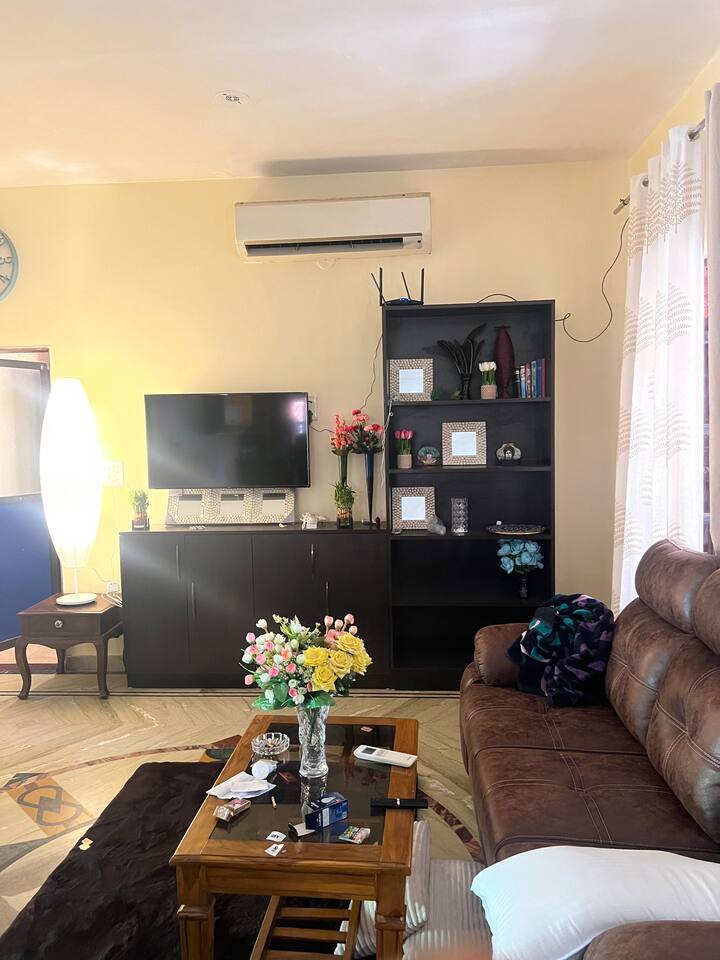 Living room image 1