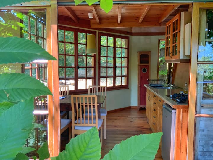 Treehouse, fully equipped